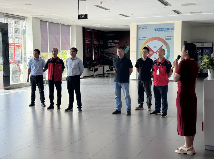 中國農(nóng)村技術(shù)開發(fā)中心等專家組蒞臨鑫源農(nóng)機考察調(diào)研