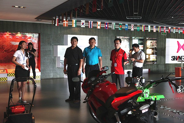 重慶市人社局王局長一行蒞臨鑫源指導工作