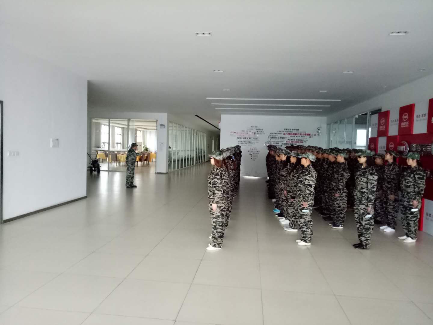 跨過軍訓(xùn)門，學(xué)做鑫源人——汽車公司開啟全新入職培訓(xùn)模式